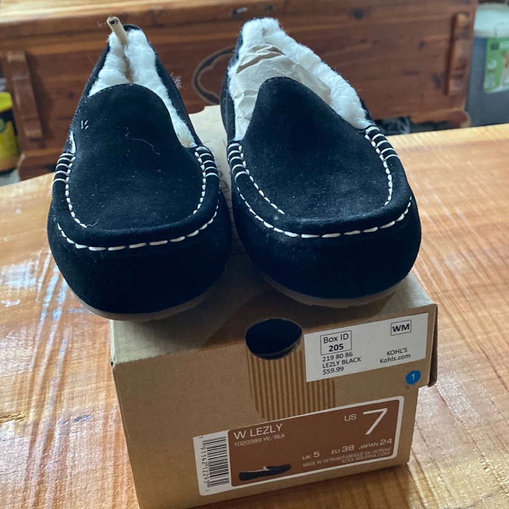 Black mocasines!